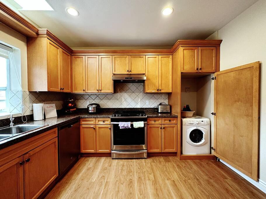 Super Cosy 8Bed & 6Bath In Vancouver Heart Near To Airport And Downtown Екстер'єр фото
